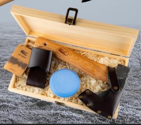 Øks i gave eske, med bryne