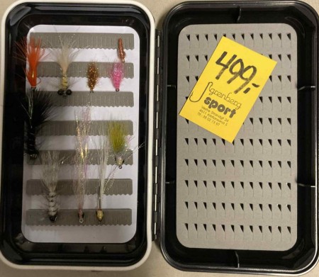 Flueboks med 10 sjøørretfluer